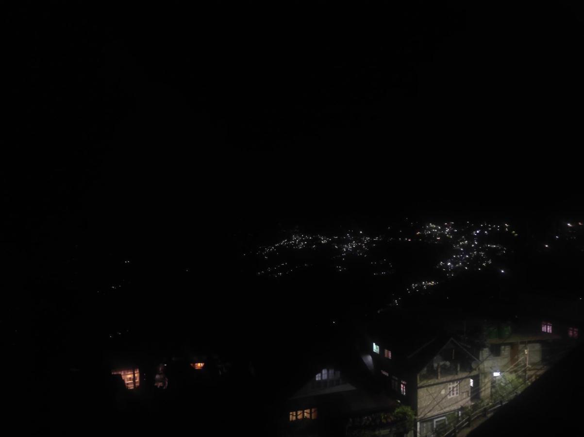 Wind Home Darjeeling- Budget Hotel Near Mall Darjeeling  Esterno foto